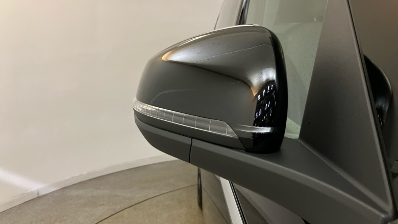 Volkswagen Multivan 2.0 TDI Style 5dr LWB DSG Diesel Estate